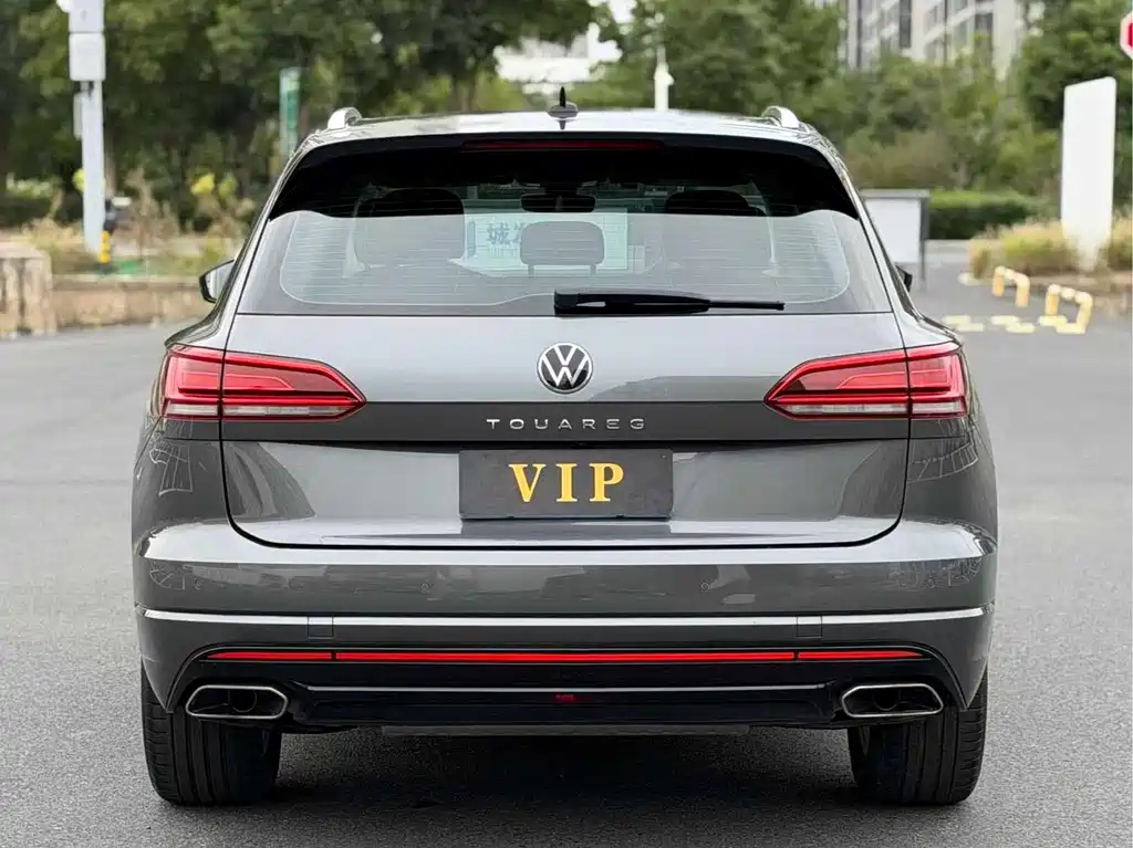 Volkswagen Touareg — фото 5
