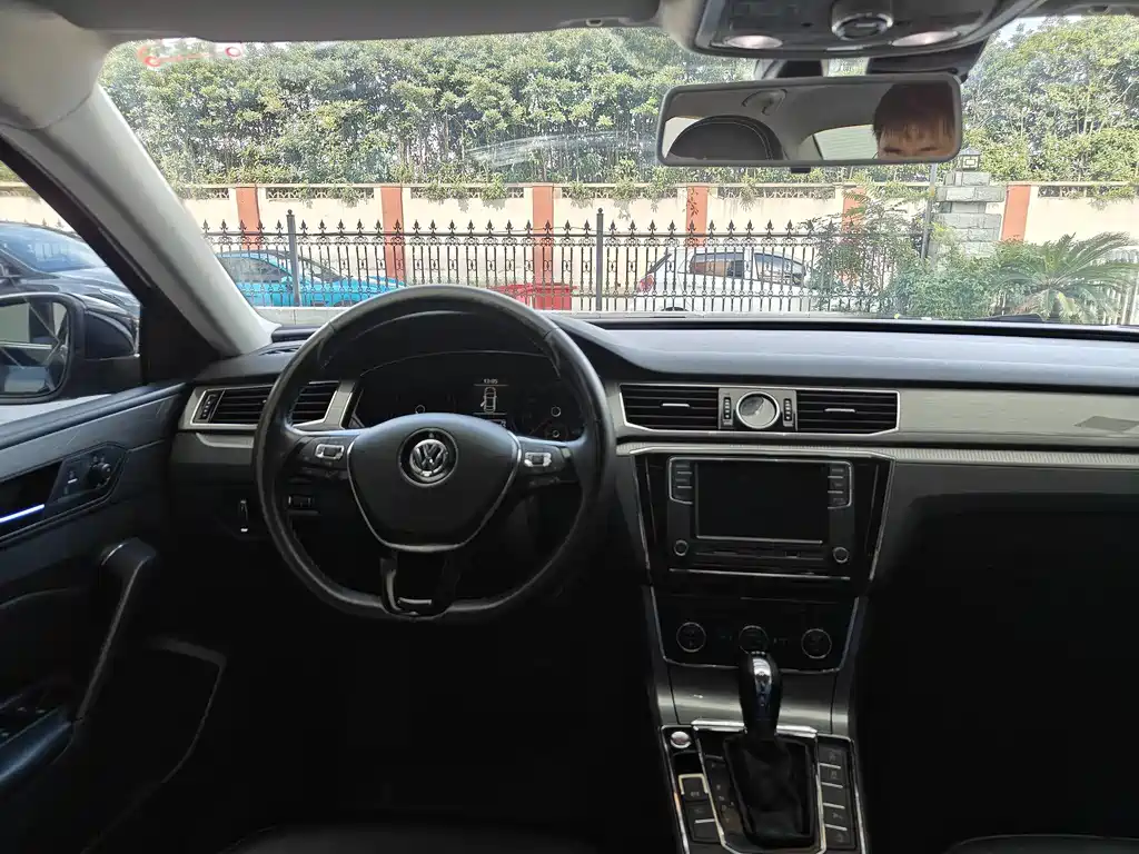 Volkswagen Passat — фото 13