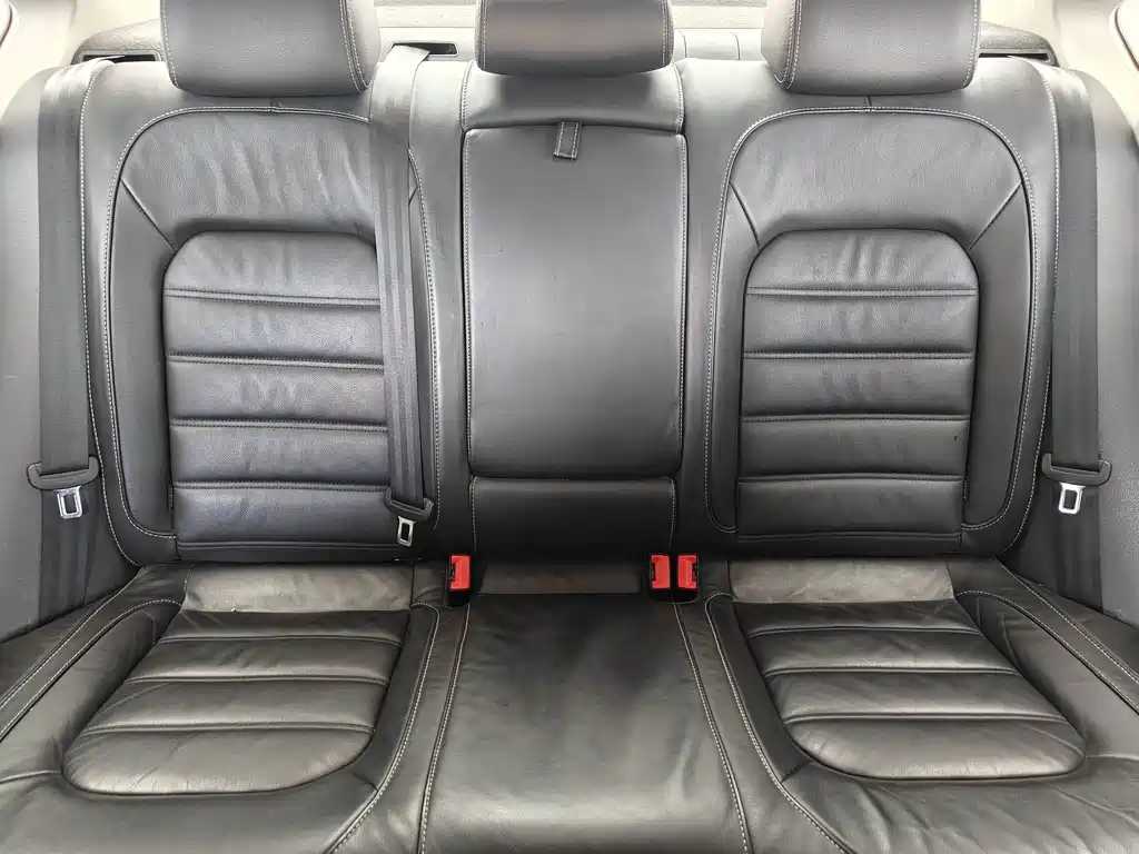 Volkswagen Passat — фото 15