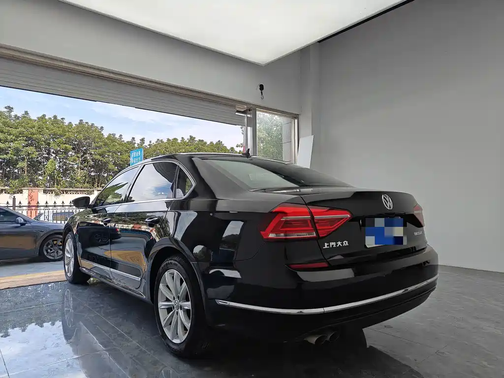 Volkswagen Passat — фото 4