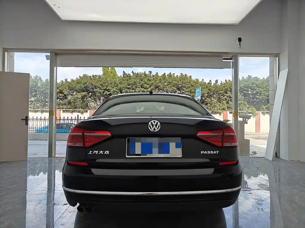 Volkswagen Passat — фото 5