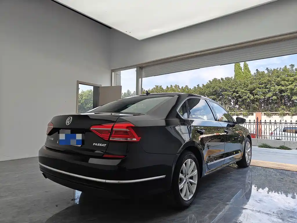 Volkswagen Passat — фото 6