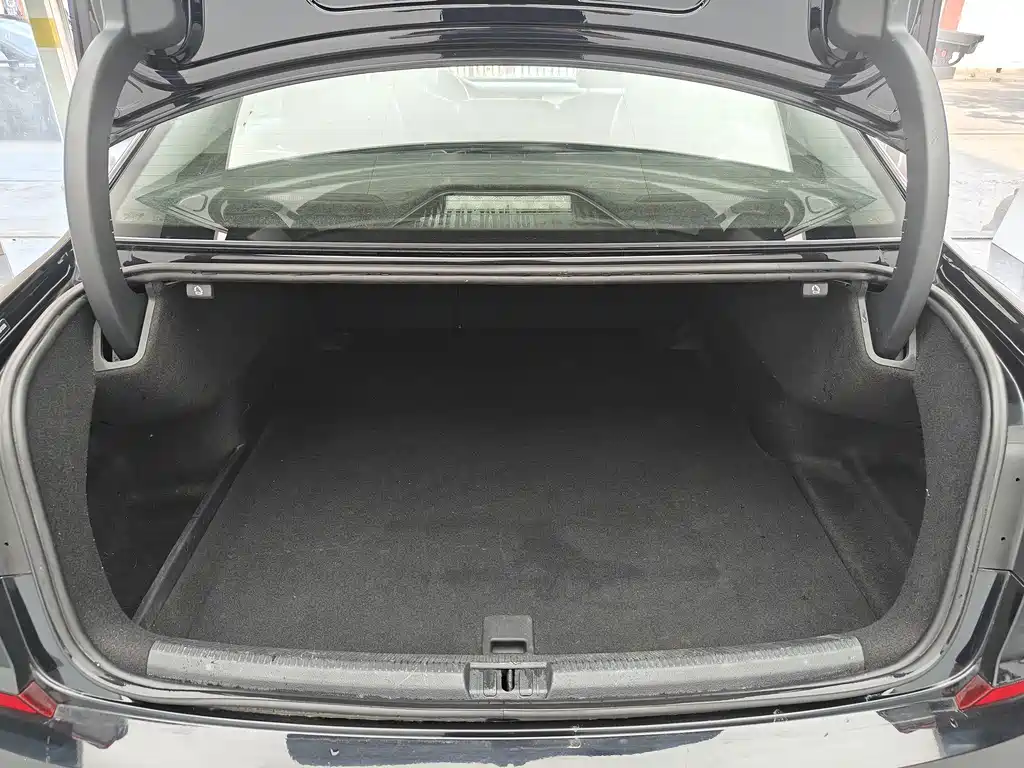 Volkswagen Passat — фото 7