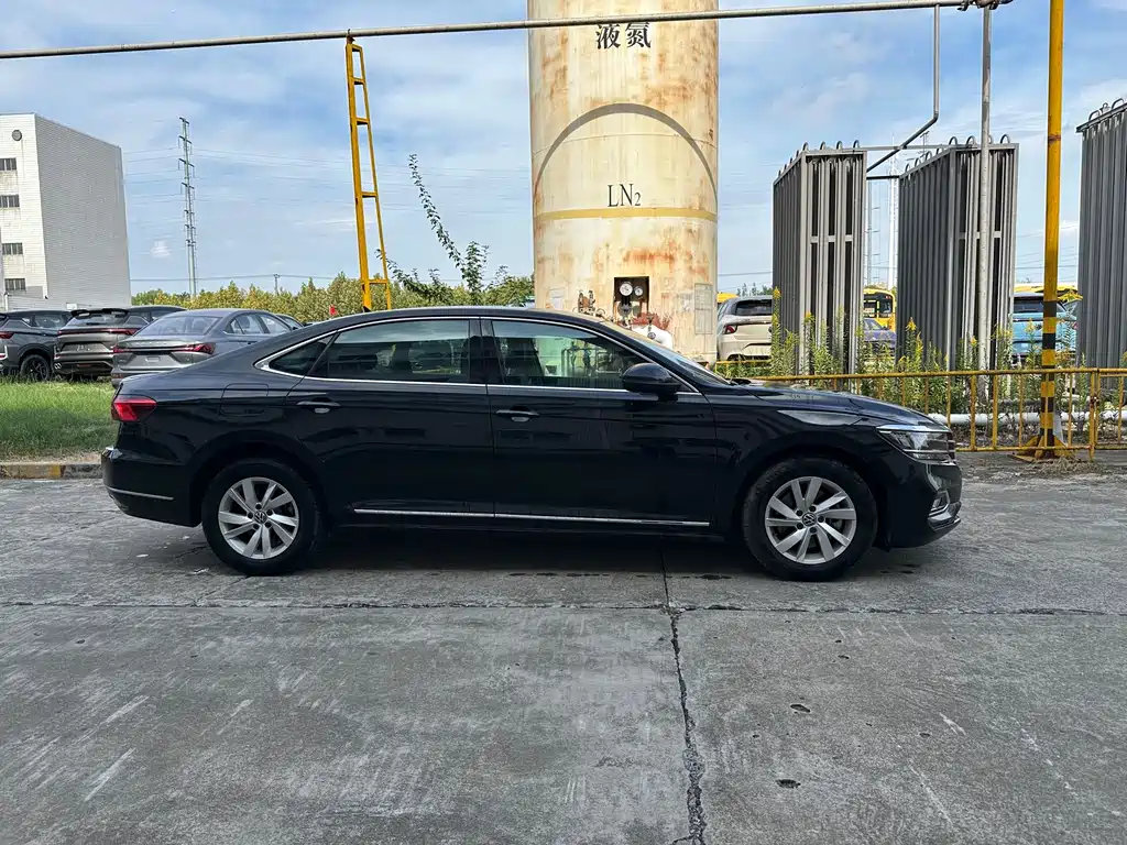 Volkswagen Passat — фото 4