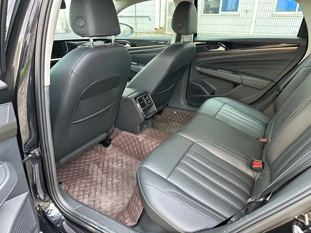 Volkswagen Passat — фото 7