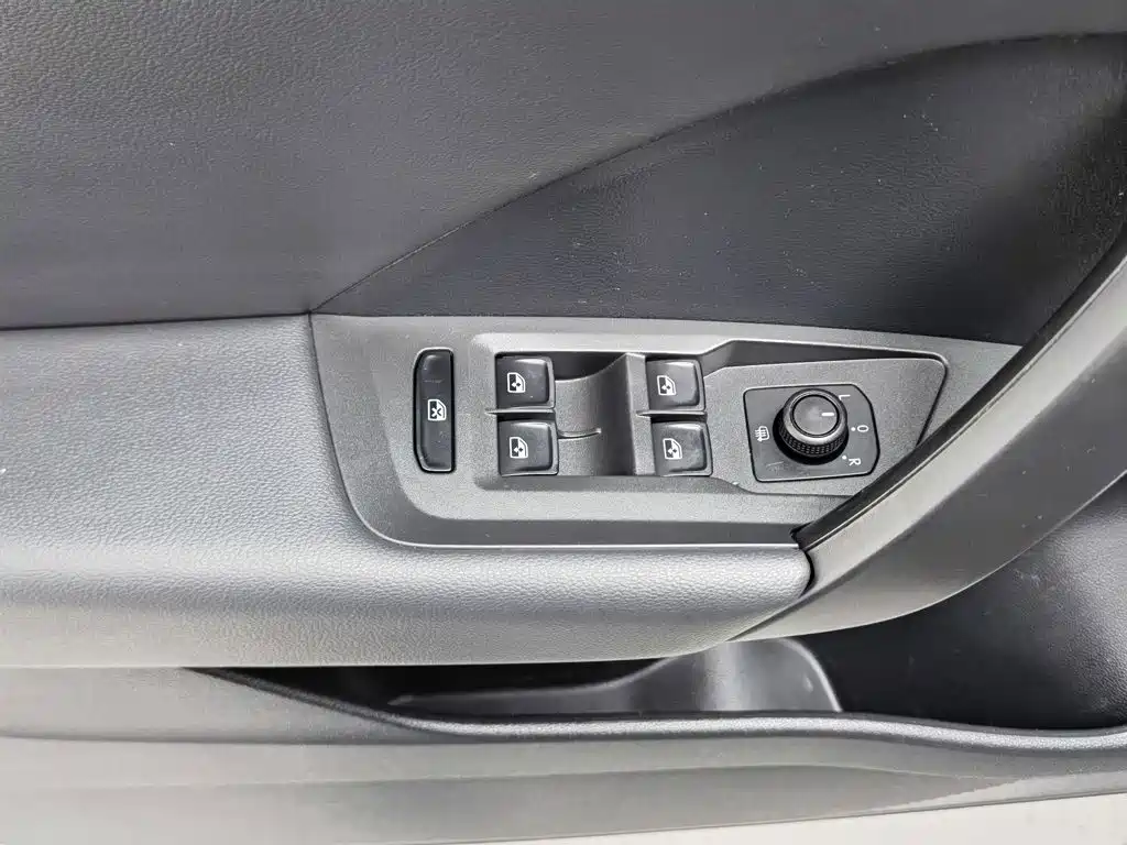 Volkswagen Tharu — фото 9