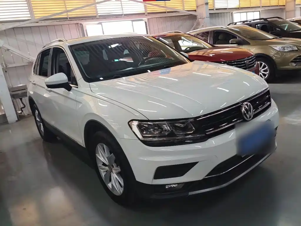 Volkswagen Tiguan — фото 3
