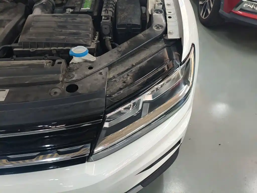 Volkswagen Tiguan — фото 23