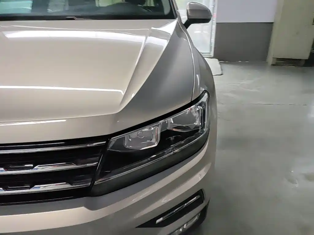 Volkswagen Tiguan L — фото 23