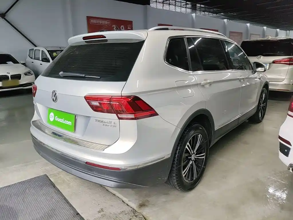 Volkswagen Tiguan L — фото 6