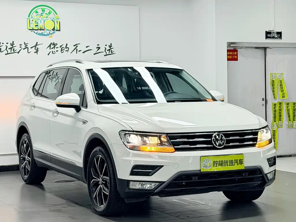 Volkswagen Tiguan L — фото 3