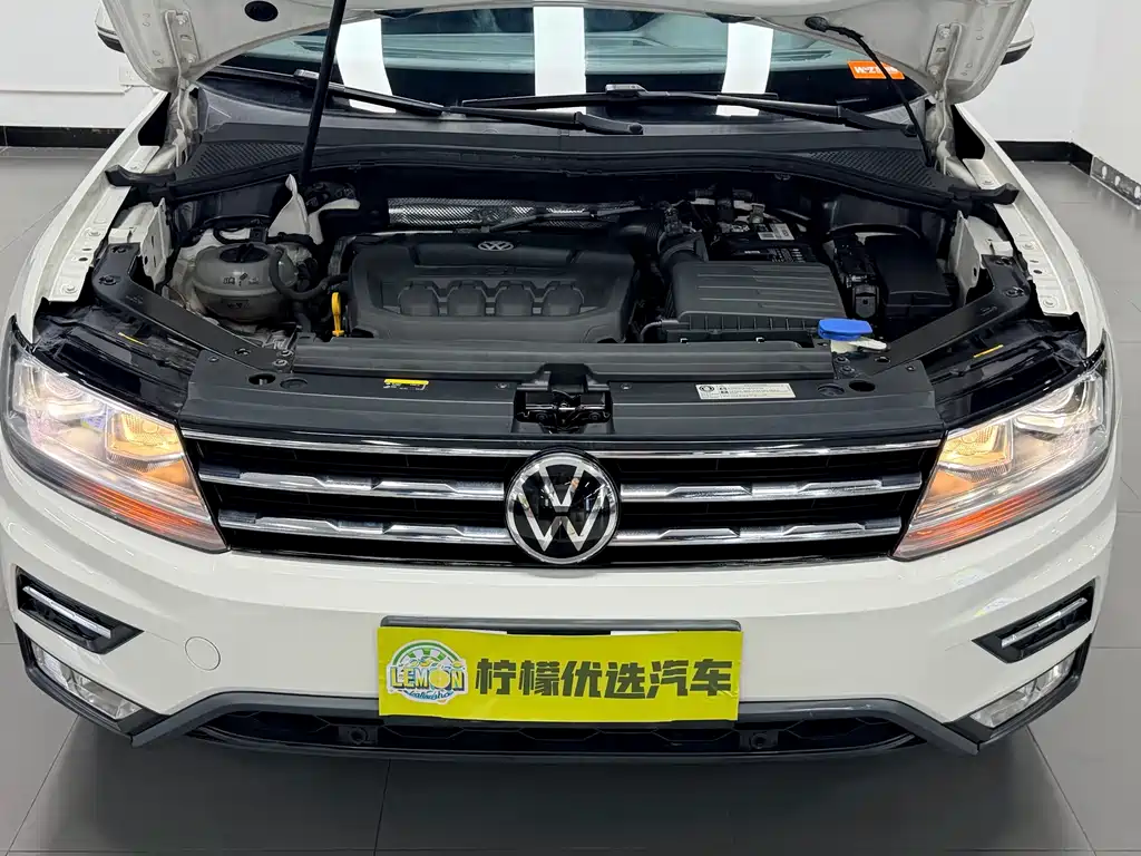 Volkswagen Tiguan L — фото 4