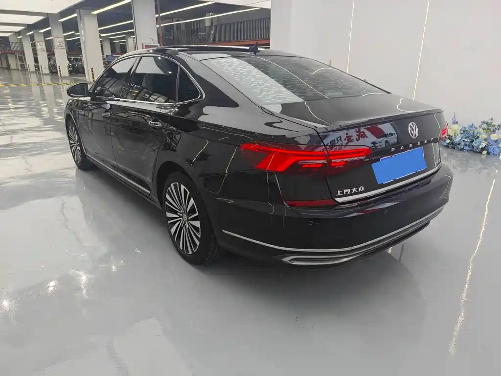 Volkswagen Passat — фото 7