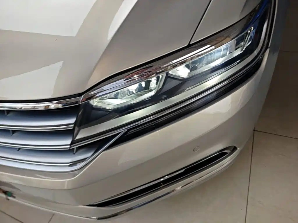 Volkswagen Phideon — фото 23