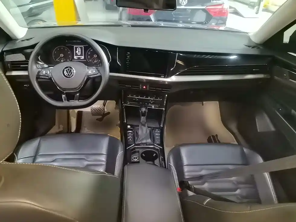Volkswagen Passat — фото 9