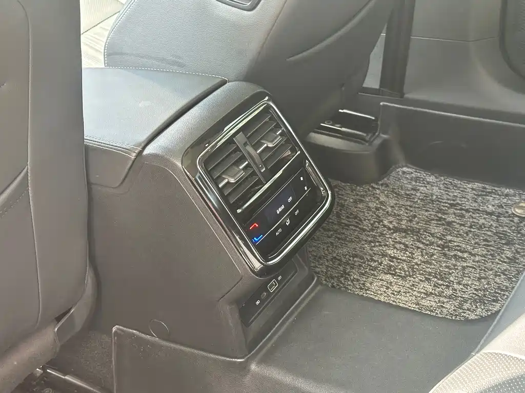 Volkswagen Passat — фото 9