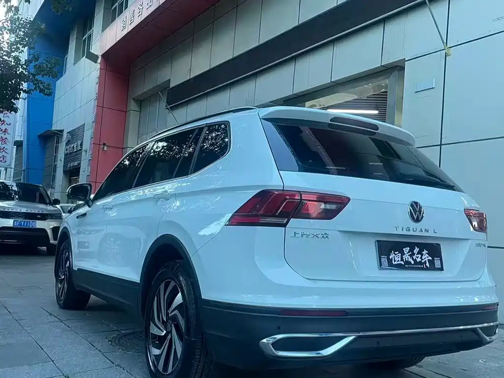 Volkswagen Tiguan L — фото 5