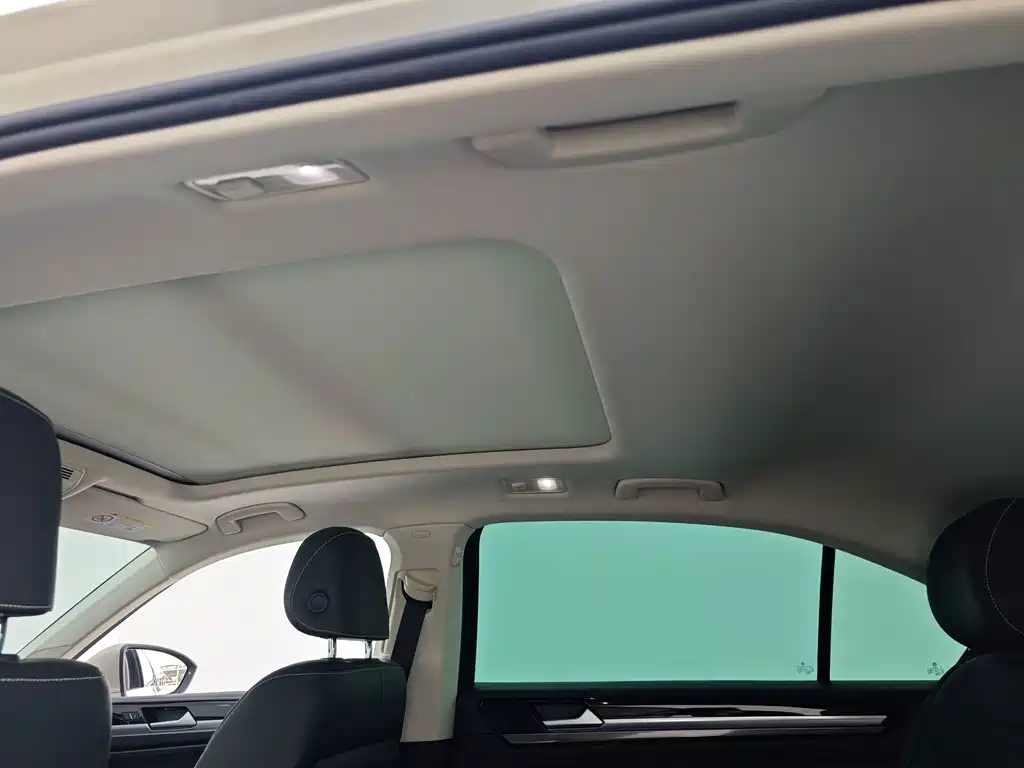 Volkswagen Phideon — фото 22