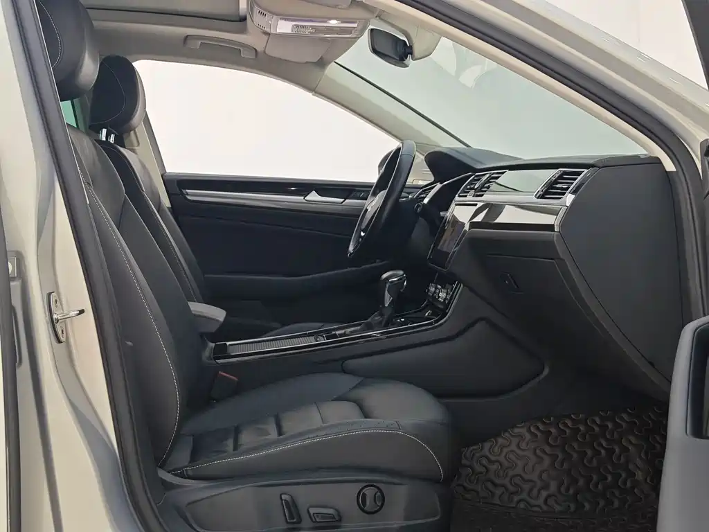 Volkswagen Phideon — фото 10