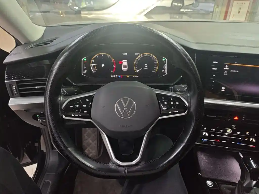 Volkswagen Passat — фото 10