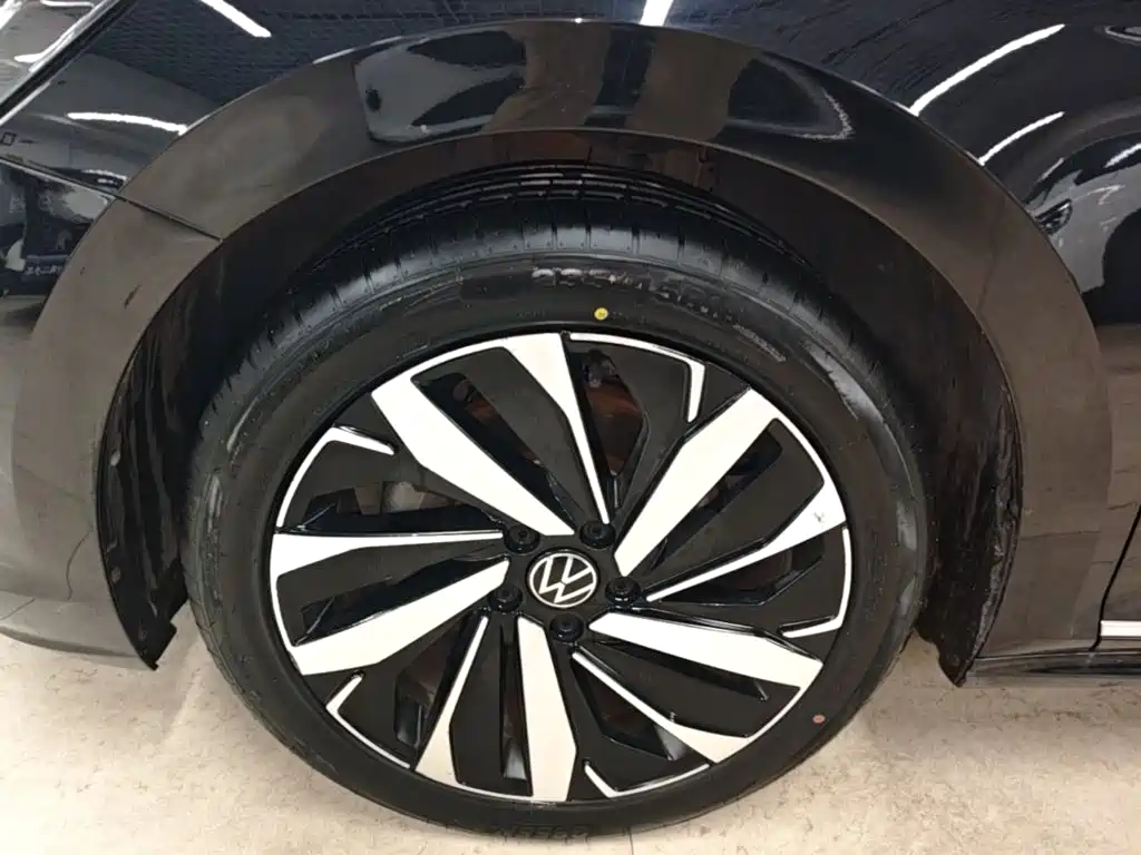 Volkswagen Passat — фото 22
