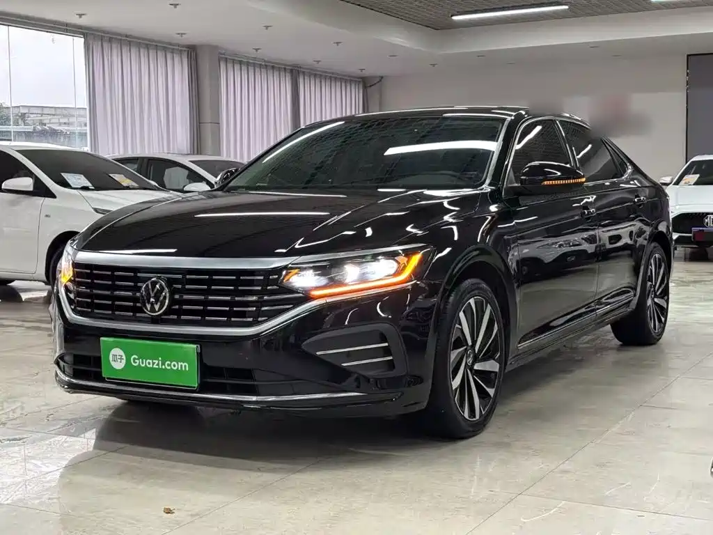 Volkswagen Passat — фото 1