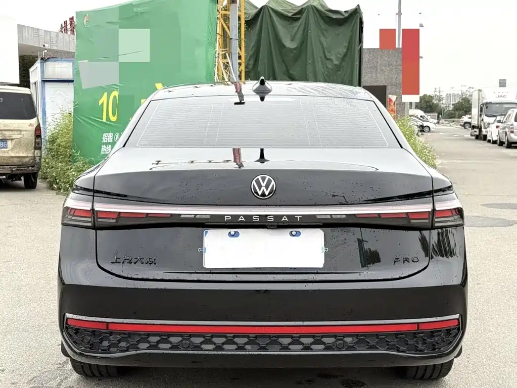 Volkswagen Passat — фото 8