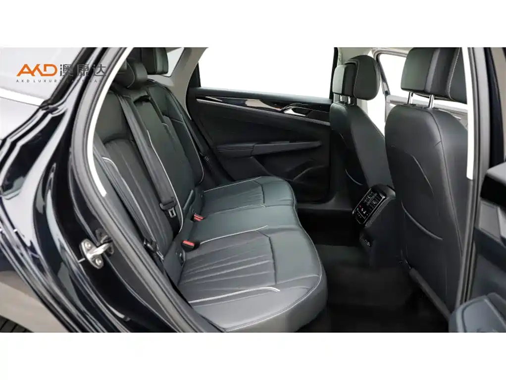 Volkswagen Passat — фото 8