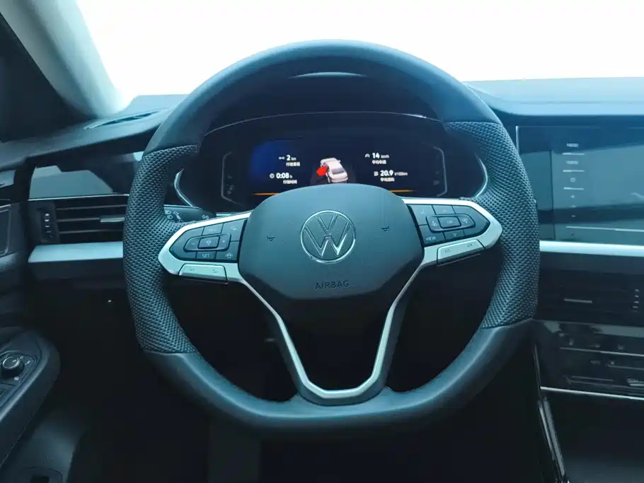 Volkswagen Passat — фото 15