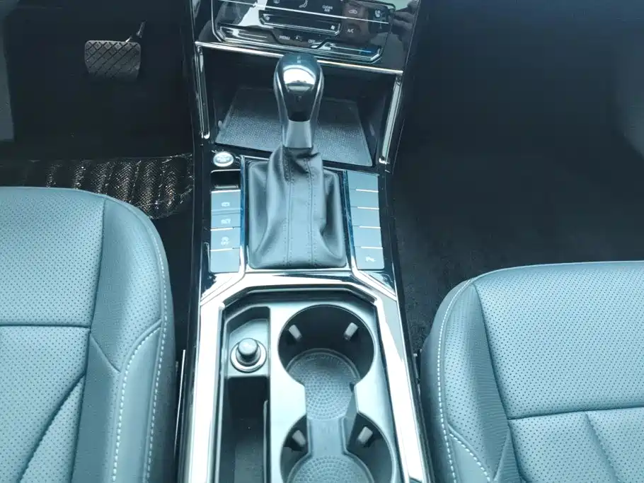 Volkswagen Passat — фото 16