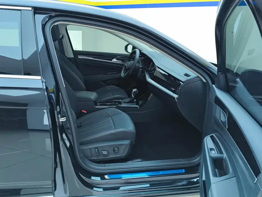 Volkswagen Passat — фото 8