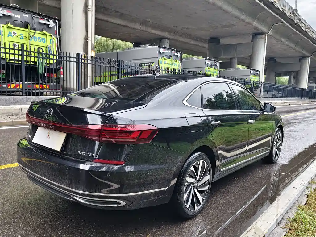 Volkswagen Passat — фото 6