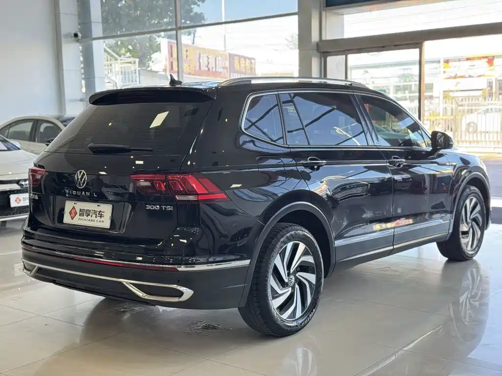 Volkswagen Tiguan L — фото 4