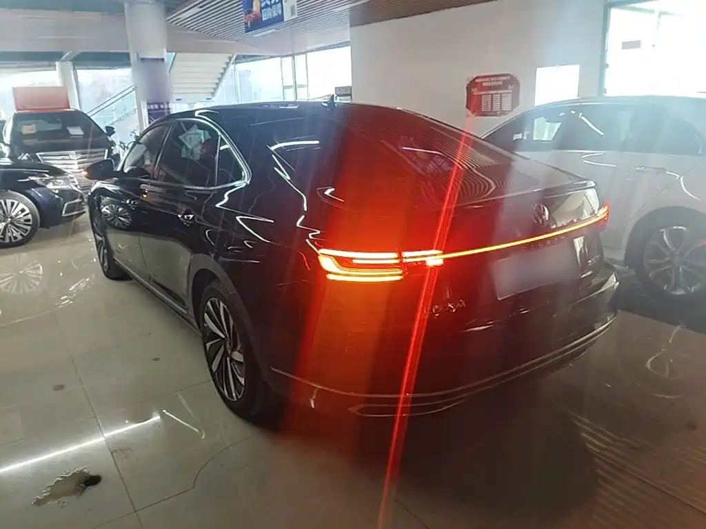 Volkswagen Passat — фото 4