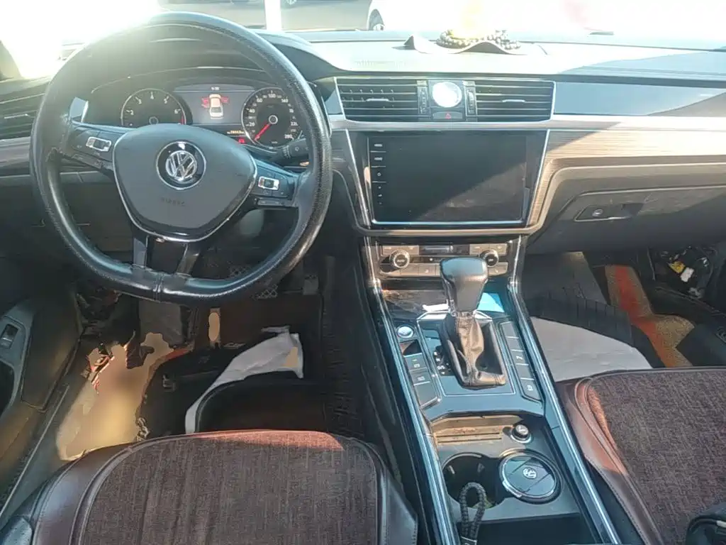Volkswagen Phideon — фото 9