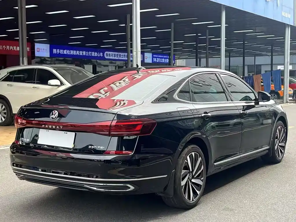 Volkswagen Passat — фото 4