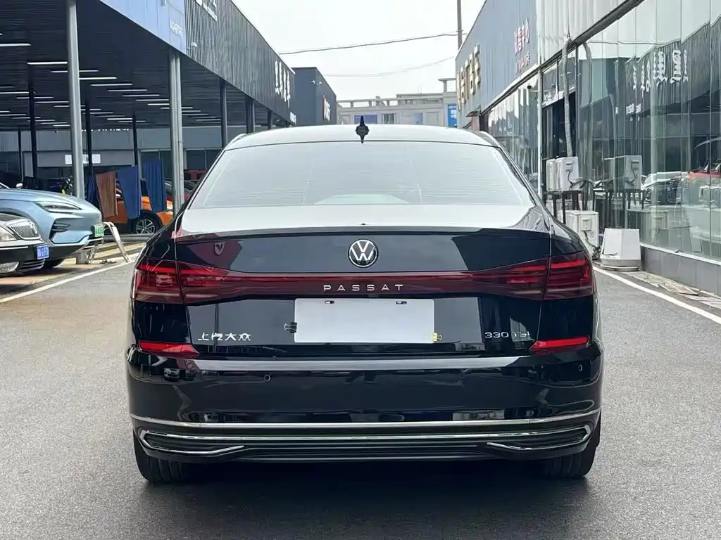 Volkswagen Passat — фото 5