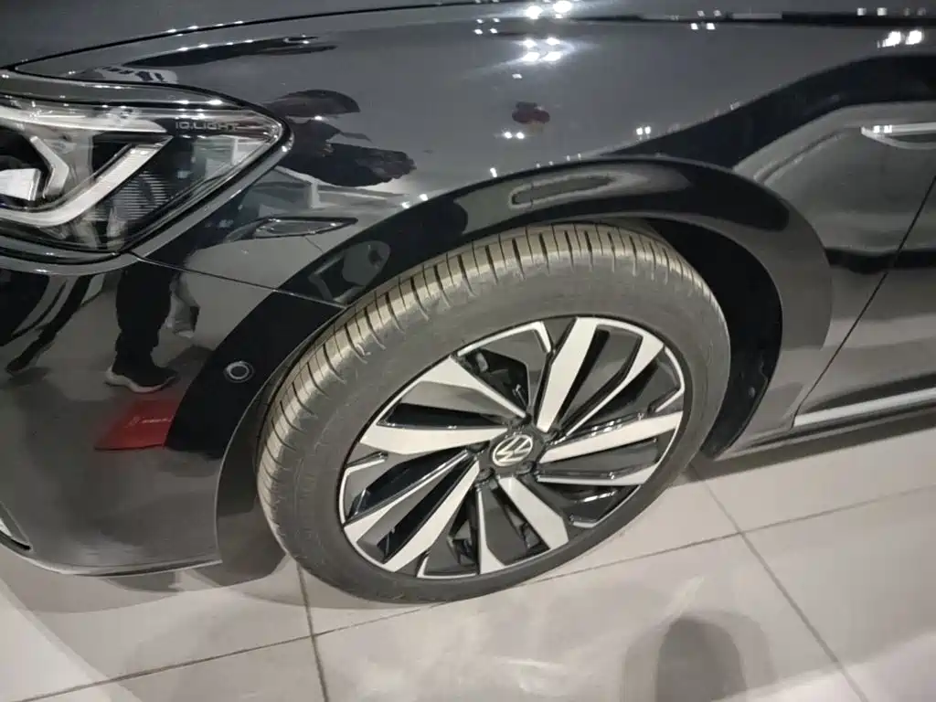 Volkswagen Passat — фото 22
