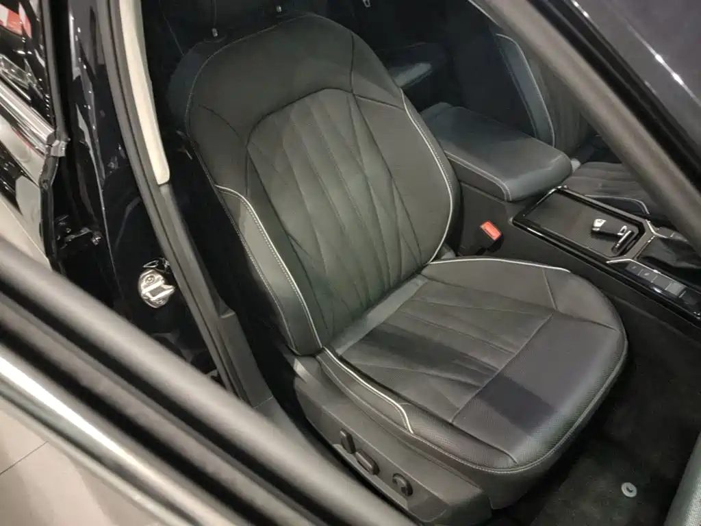 Volkswagen Passat — фото 24