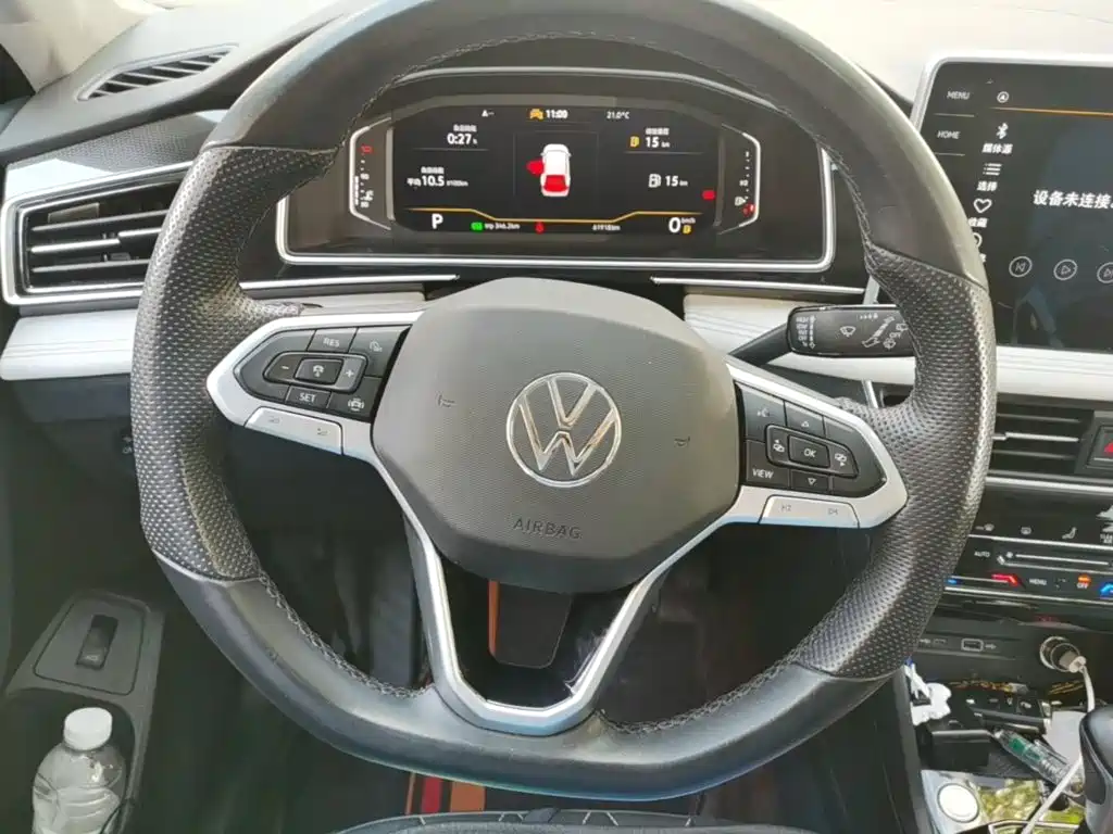 Volkswagen Tiguan L — фото 10