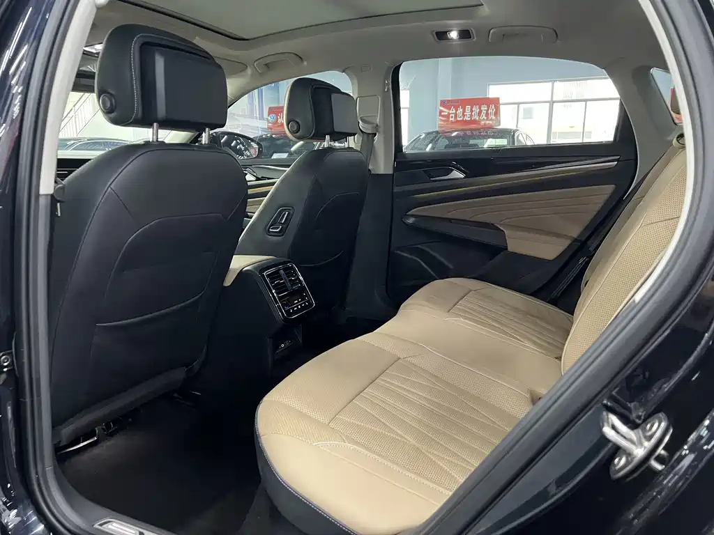 Volkswagen Passat — фото 5