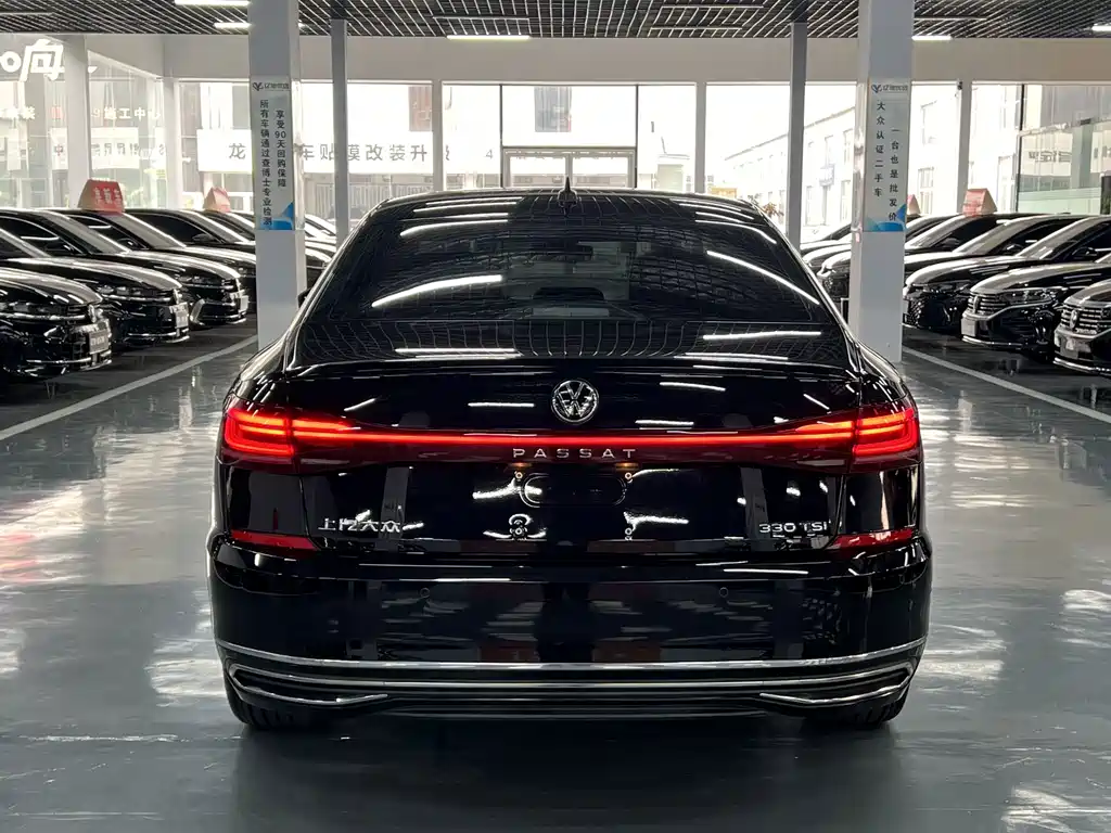 Volkswagen Passat — фото 8