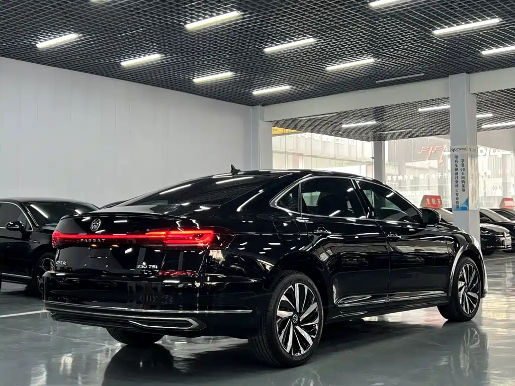 Volkswagen Passat — фото 9