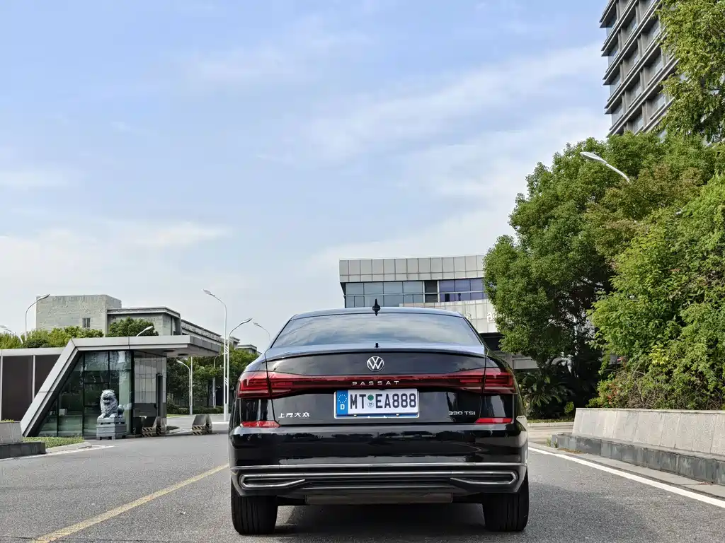 Volkswagen Passat — фото 8
