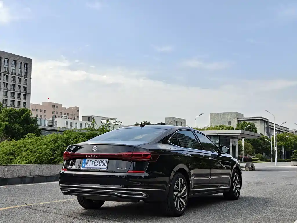 Volkswagen Passat — фото 9