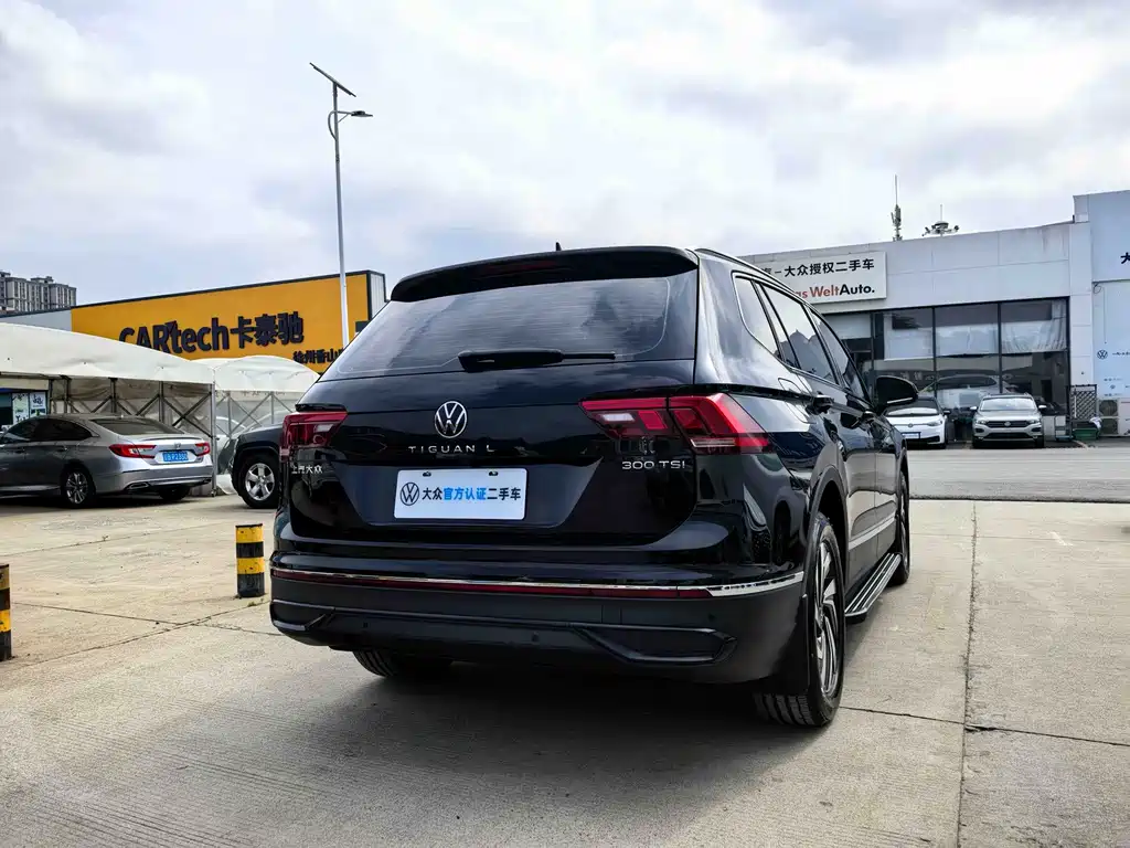 Volkswagen Tiguan L — фото 9