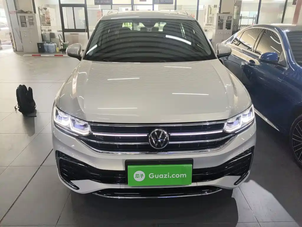 Volkswagen Tiguan L — фото 2