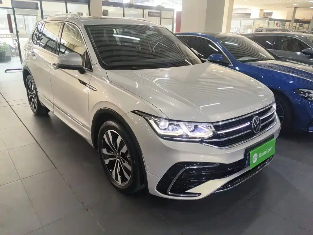 Volkswagen Tiguan L — фото 21
