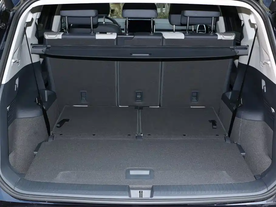 Volkswagen ID.6 Crozz — фото 11