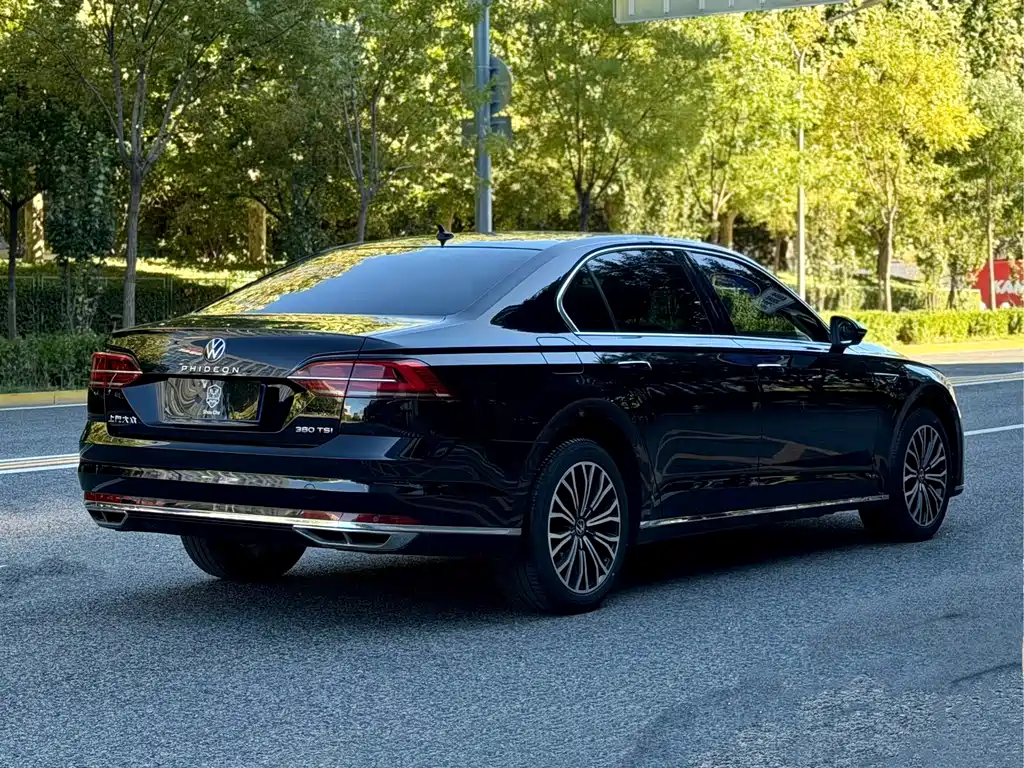 Volkswagen Phideon — фото 6